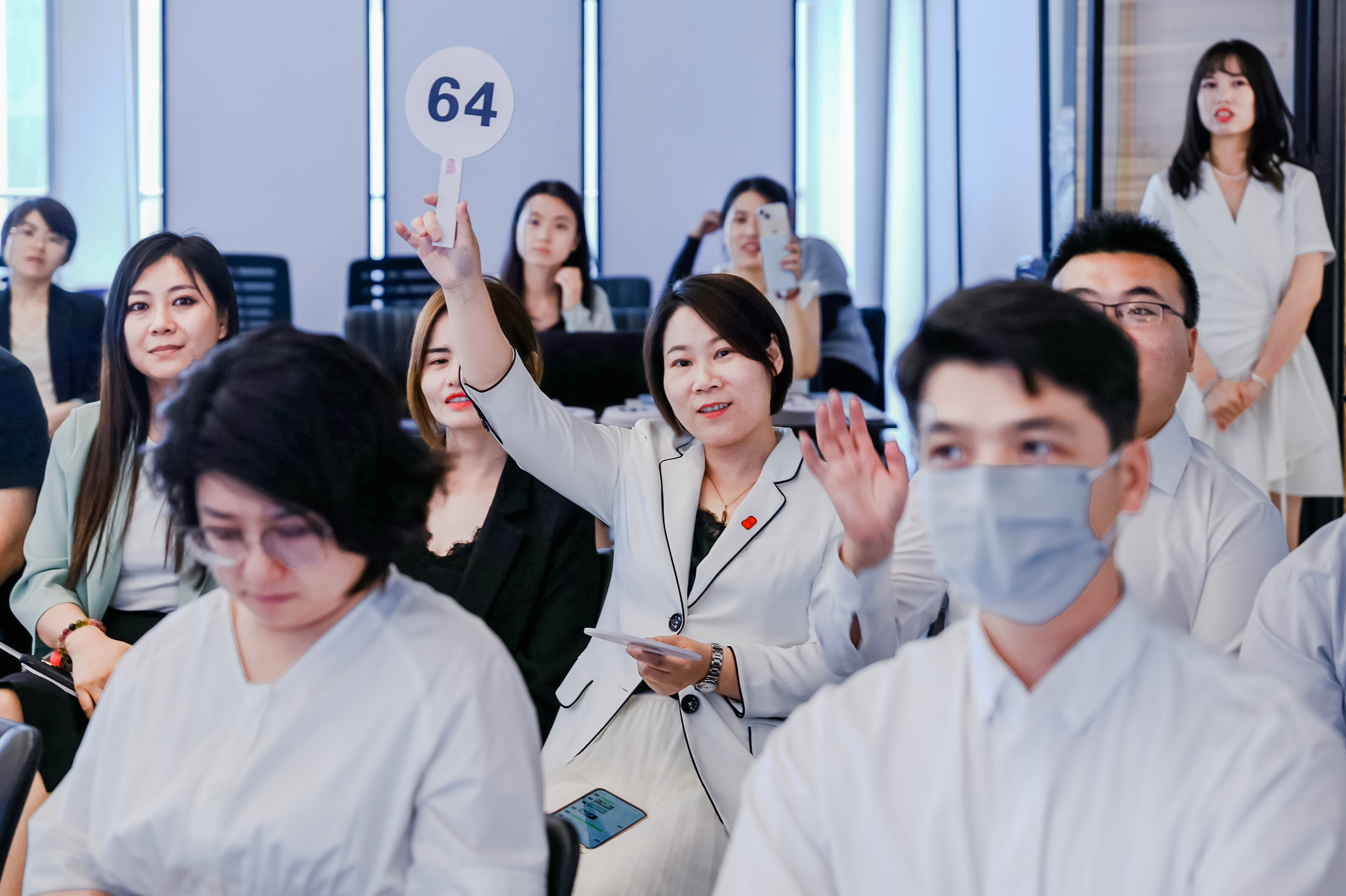 拍賣會現場 (2).jpg 拍賣會現場 (2).jpg