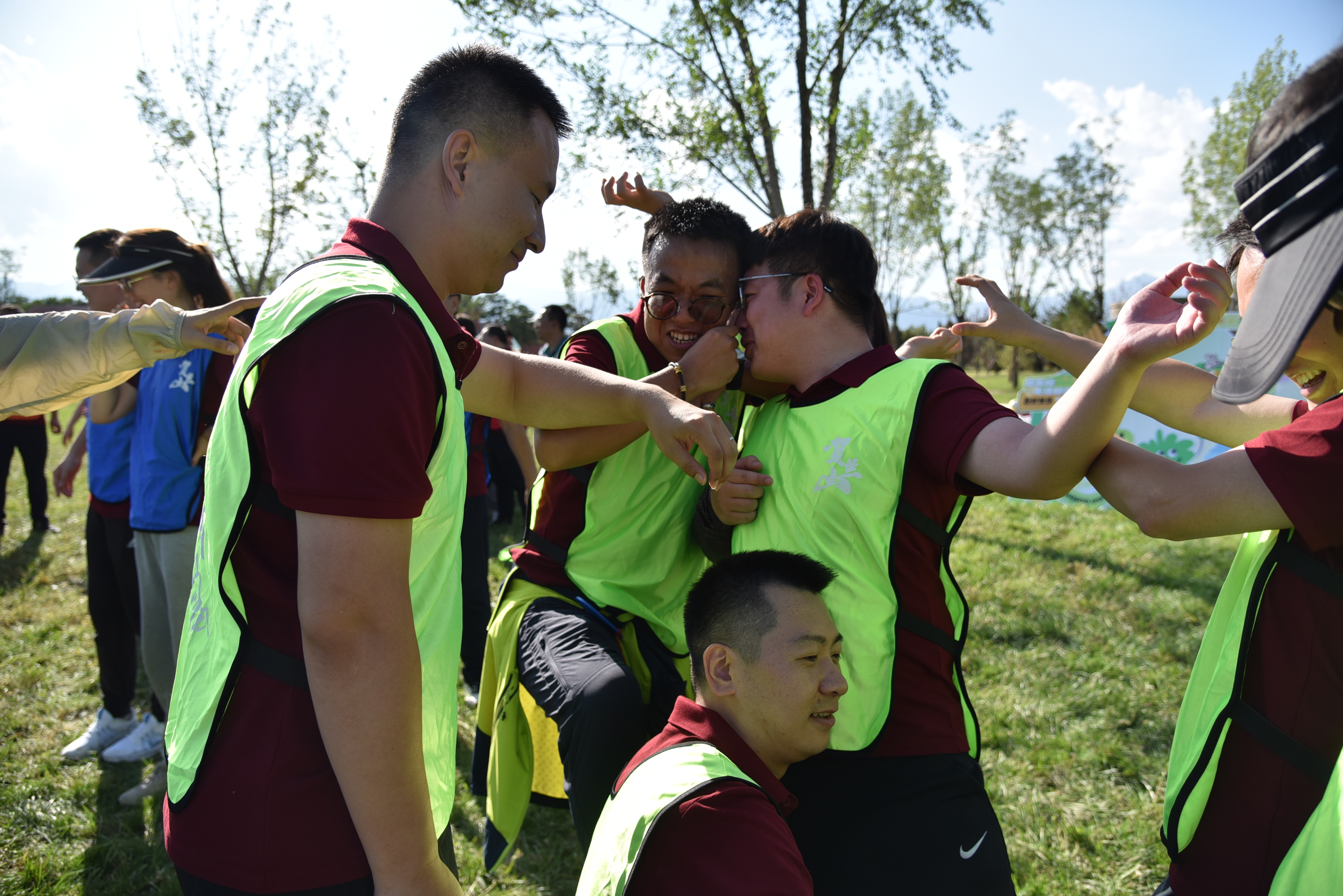 “手足情深”游戲環(huán)節(jié) (2).JPG